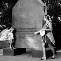 DSCN8553-2003-07-13 hamburg  Wolfgang Borchert denkmal an der außenalster - gestaltet von Prof. Timm Ulrichs (1996). : stadtansichten, hamburg, wolfgang borchert deenkmal